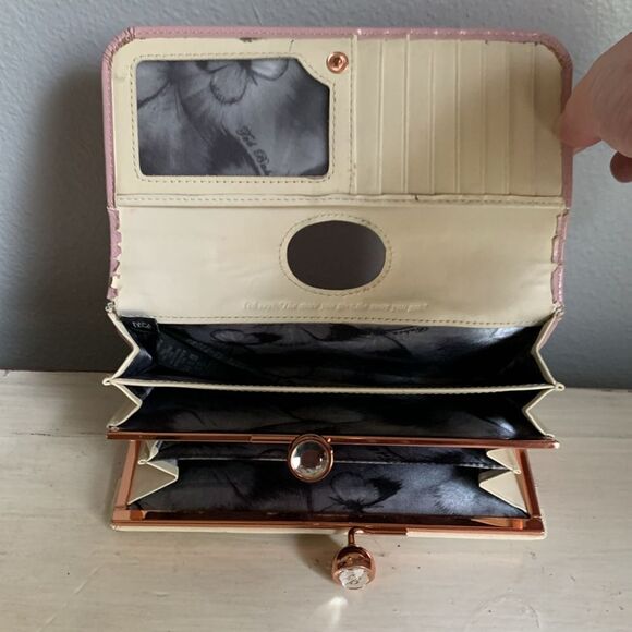 Ted Baker Light Pink Wallet With Rose Gold Snap Closure compartment - Picture 4 of 6